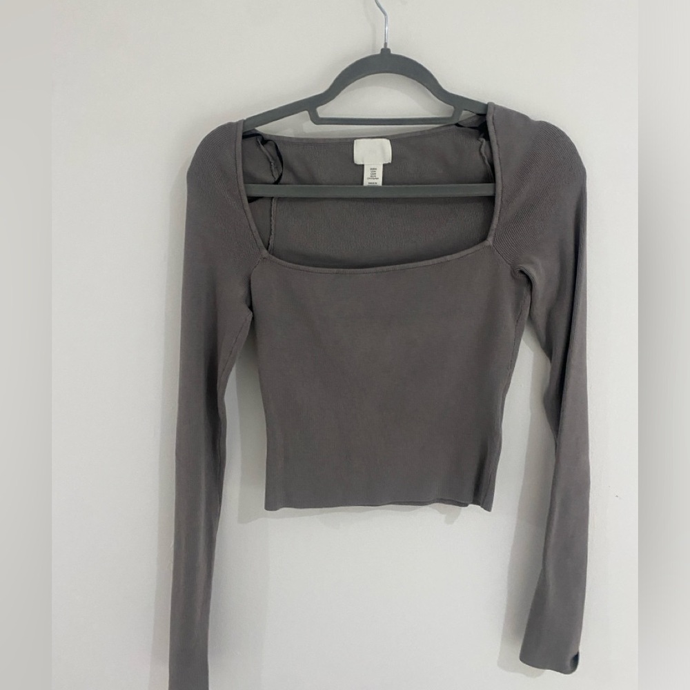 H&M gray, cropped long sleeve